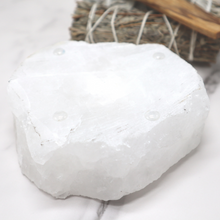 Load image into Gallery viewer, Classic Tealight Candleholder