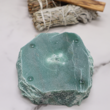 Load image into Gallery viewer, Classic Tealight Candleholder