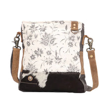 Load image into Gallery viewer, Albino Shoulder Myra Bag