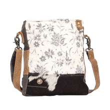 Load image into Gallery viewer, Albino Shoulder Myra Bag