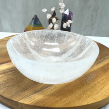 Load image into Gallery viewer, Selenite Charging Bowl