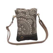 Load image into Gallery viewer, Timeless Small CrossBody Myra Bag

