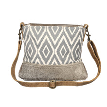 Load image into Gallery viewer, Agate Shoulder Myra Bag
