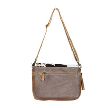 Load image into Gallery viewer, Pearl Fusion Messenger Myra Bag
