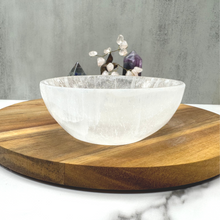 Load image into Gallery viewer, Selenite Charging Bowl
