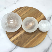 Load image into Gallery viewer, Selenite Charging Bowl
