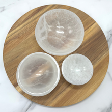 Load image into Gallery viewer, Selenite Charging Bowl
